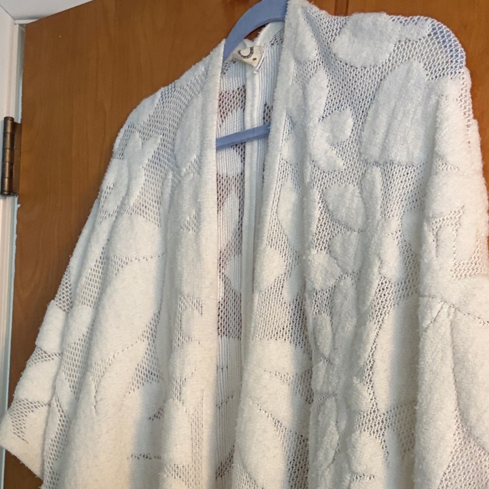 Anthropologie White Floral Women's Kimono Robe - Picture 5 of 5